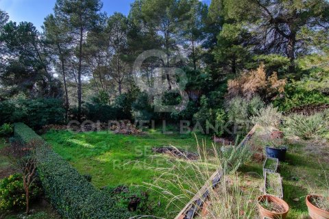 Parcela de 2000 m² en venta en Cerdanyola del Vallès, Barcelona, Cataluña, Spain № 7970 - foto 14