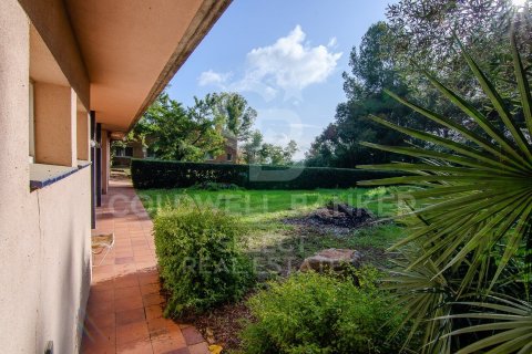 Parcela de 2000 m² en venta en Cerdanyola del Vallès, Barcelona, Cataluña, Spain № 7970 - foto 9