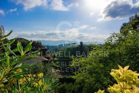 Parcela de 2000 m² en venta en Cerdanyola del Vallès, Barcelona, Cataluña, Spain № 7970