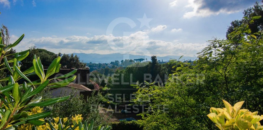 Parcela de 2000 m² en venta en Cerdanyola del Vallès, Barcelona, Cataluña, Spain № 7970