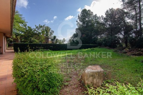 Parcela de 2000 m² en venta en Cerdanyola del Vallès, Barcelona, Cataluña, Spain № 7970 - foto 5
