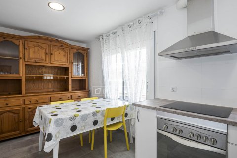 Apartamento de 3 dormitorios en venta en Castelldefels, Barcelona, Cataluña, Spain № 7044 - foto 17