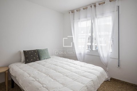 Apartamento de 3 dormitorios en venta en Castelldefels, Barcelona, Cataluña, Spain № 7044 - foto 11