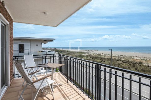 Apartamento de 3 dormitorios en venta en Castelldefels, Barcelona, Cataluña, Spain № 7044 - foto 3
