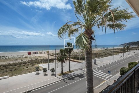 Apartamento de 3 dormitorios en venta en Castelldefels, Barcelona, Cataluña, Spain № 7044