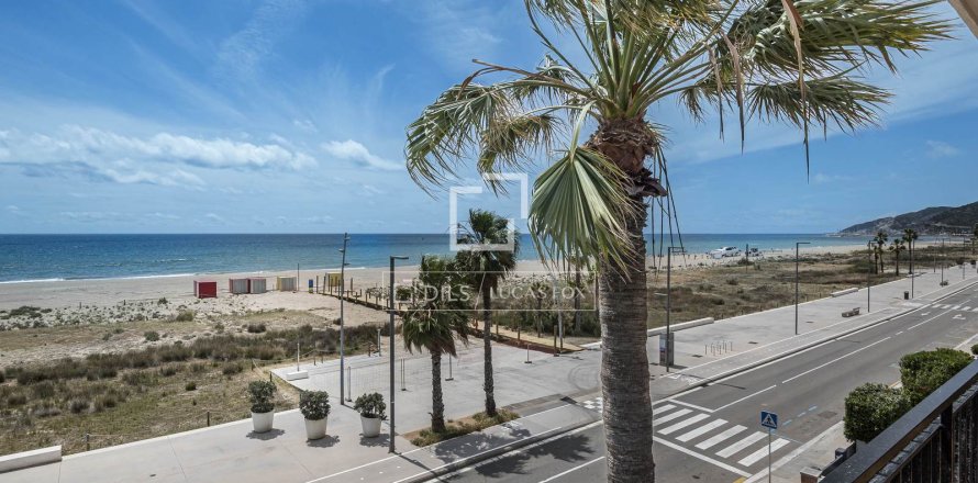 Apartamento de 3 dormitorios en venta en Castelldefels, Barcelona, Cataluña, Spain № 7044