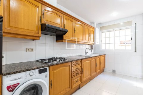 Apartamento de 4 dormitorios en venta en Sant Just Desvern, Barcelona, Cataluña, Spain № 7046 - foto 14