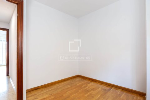 Apartamento de 4 dormitorios en venta en Sant Just Desvern, Barcelona, Cataluña, Spain № 7046 - foto 12