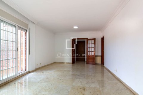 Apartamento de 4 dormitorios en venta en Sant Just Desvern, Barcelona, Cataluña, Spain № 7046 - foto 8