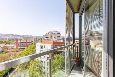 Apartamento de 2 dormitorios en venta en Barcelona, Cataluña, Spain № 7047 - foto 4