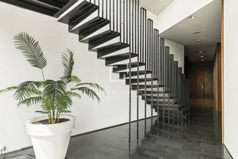 Apartamento de 2 dormitorios en venta en Barcelona, Cataluña, Spain № 7047 - foto 9