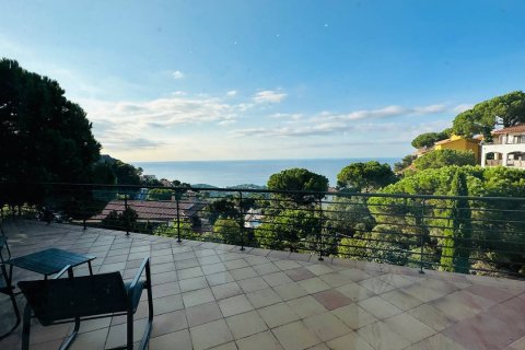 Villa de 7 dormitorios en venta en Lloret de Mar, Gerona, Cataluña, Spain № 1794 - foto 22