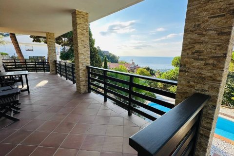 Villa de 7 dormitorios en venta en Lloret de Mar, Gerona, Cataluña, Spain № 1794 - foto 17