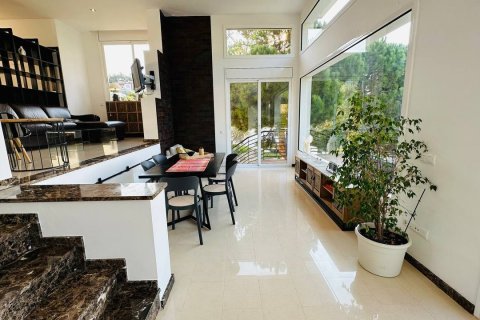 Villa de 7 dormitorios en venta en Lloret de Mar, Gerona, Cataluña, Spain № 1794 - foto 13