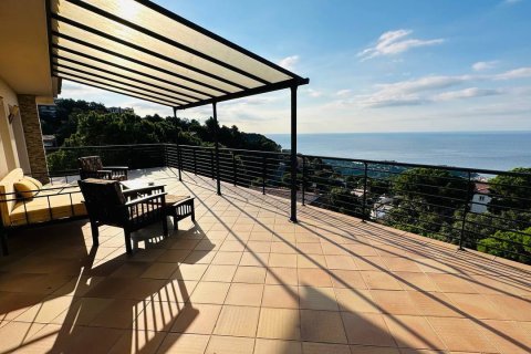 Villa de 7 dormitorios en venta en Lloret de Mar, Gerona, Cataluña, Spain № 1794 - foto 4