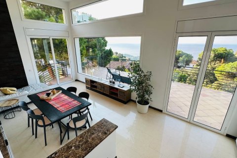 Villa de 7 dormitorios en venta en Lloret de Mar, Gerona, Cataluña, Spain № 1794 - foto 6