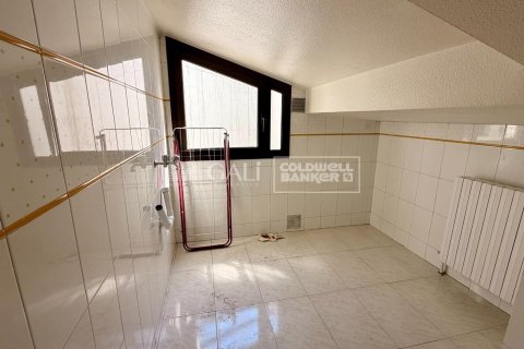 2 bedrooms apartment for rent in Principado De Andorra (Ninguna Poblacion Tiene C.P.), Lleida, Catalonia, Spain № 7686 - photo 2