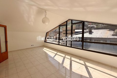 2 bedrooms apartment for rent in Principado De Andorra (Ninguna Poblacion Tiene C.P.), Lleida, Catalonia, Spain № 7686 - photo 17