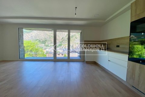 3 bedrooms apartment for rent in Principado De Andorra (Ninguna Poblacion Tiene C.P.), Lleida, Catalonia, Spain № 7685 - photo 26