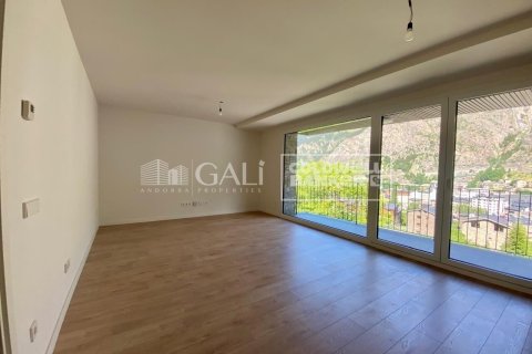 3 bedrooms apartment for rent in Principado De Andorra (Ninguna Poblacion Tiene C.P.), Lleida, Catalonia, Spain № 7685 - photo 25