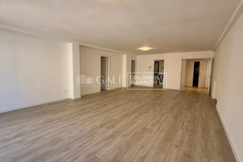 3 bedrooms apartment for rent in Principado De Andorra (Ninguna Poblacion Tiene C.P.), Lleida, Catalonia, Spain № 7684 - photo 25