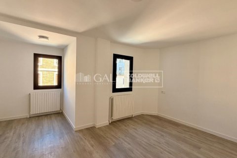 3 bedrooms apartment for rent in Principado De Andorra (Ninguna Poblacion Tiene C.P.), Lleida, Catalonia, Spain № 7684 - photo 16