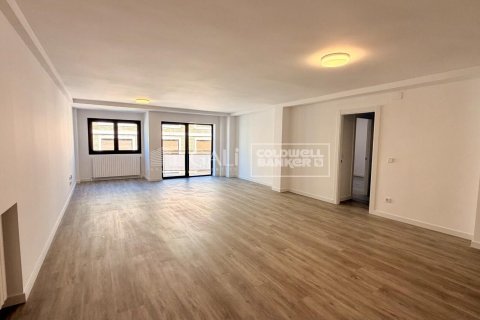 3 bedrooms apartment for rent in Principado De Andorra (Ninguna Poblacion Tiene C.P.), Lleida, Catalonia, Spain № 7684 - photo 26