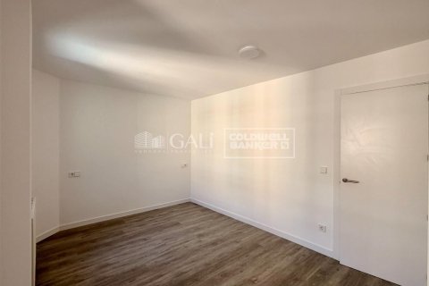 3 bedrooms apartment for rent in Principado De Andorra (Ninguna Poblacion Tiene C.P.), Lleida, Catalonia, Spain № 7684 - photo 11