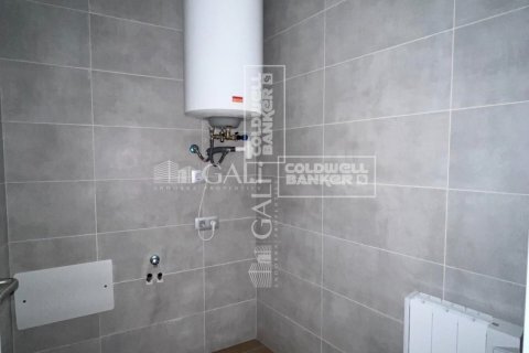 2 bedrooms apartment for rent in Principado De Andorra (Ninguna Poblacion Tiene C.P.), Lleida, Catalonia, Spain № 7688 - photo 11