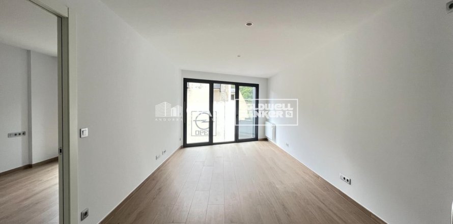 2 bedrooms apartment for rent in Principado De Andorra (Ninguna Poblacion Tiene C.P.), Lleida, Catalonia, Spain № 7688