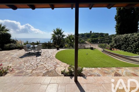 3 bedrooms house for rent in Arenys de Mar, Barcelona, Catalonia, Spain № 5117 - photo 8