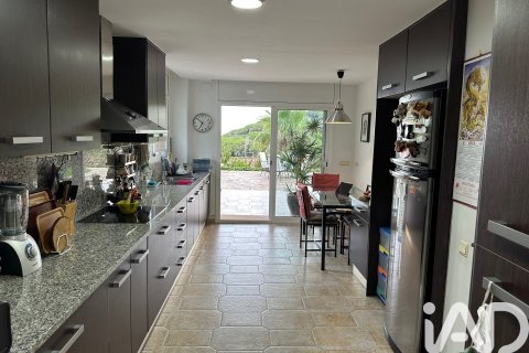 3 bedrooms house for rent in Arenys de Mar, Barcelona, Catalonia, Spain № 5117 - photo 15