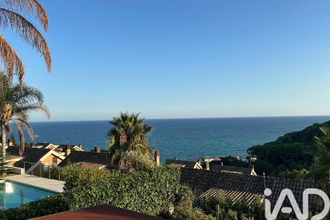 Сasa de 3 dormitorios en alquiler en Arenys de Mar, Barcelona, Cataluña, Spain № 5117