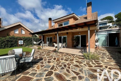 3 bedrooms house for rent in Arenys de Mar, Barcelona, Catalonia, Spain № 5117 - photo 7