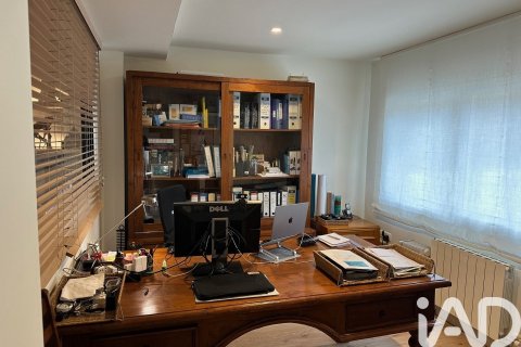 3 bedrooms house for rent in Arenys de Mar, Barcelona, Catalonia, Spain № 5117 - photo 13