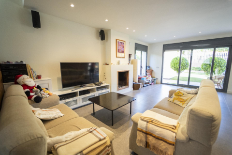Сasa de 4 dormitorios en venta en Coma-Ruga, Tarragona, Cataluña, Spain № 1593 - foto 9