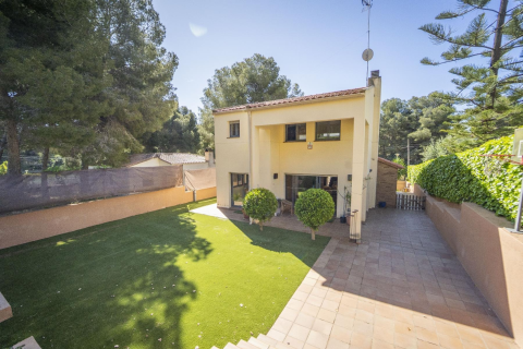 Сasa de 4 dormitorios en venta en Coma-Ruga, Tarragona, Cataluña, Spain № 1593 - foto 3