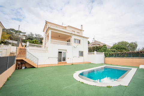 Сasa de 5 dormitorios en venta en Coma-Ruga, Tarragona, Cataluña, Spain № 1592