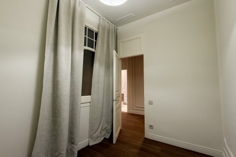 Apartamento de 4 dormitorios en venta en Barcelona, Cataluña, Spain № 1594 - foto 28