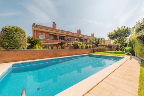 Сasa de 4 dormitorios en venta en Vilassar de Mar, Barcelona, Cataluña, Spain № 1596