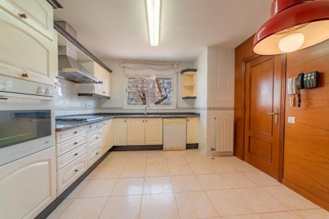 Сasa de 4 dormitorios en venta en Vilassar de Mar, Barcelona, Cataluña, Spain № 1596 - foto 6