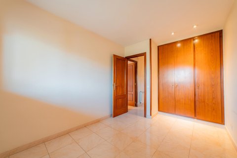 Сasa de 4 dormitorios en venta en Vilassar de Mar, Barcelona, Cataluña, Spain № 1596 - foto 9