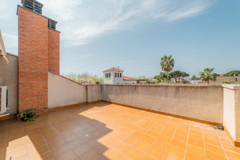Сasa de 4 dormitorios en venta en Vilassar de Mar, Barcelona, Cataluña, Spain № 1596 - foto 18
