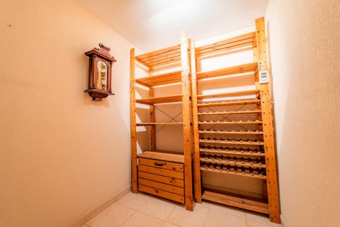 Сasa de 4 dormitorios en venta en Vilassar de Mar, Barcelona, Cataluña, Spain № 1596 - foto 23