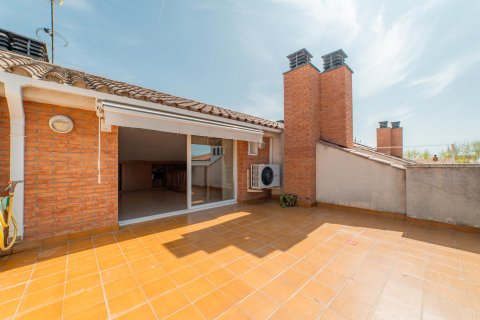 Сasa de 4 dormitorios en venta en Vilassar de Mar, Barcelona, Cataluña, Spain № 1596 - foto 19