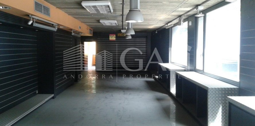 Propiedad comercial de 200 m² en alquiler en Principado De Andorra (Ninguna Poblacion Tiene C.P.), Lérida, Cataluña, Spain № 5266