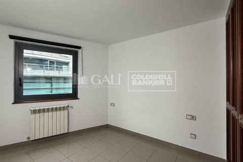 3 bedrooms apartment for rent in Principado De Andorra (Ninguna Poblacion Tiene C.P.), Lleida, Catalonia, Spain № 5270 - photo 15