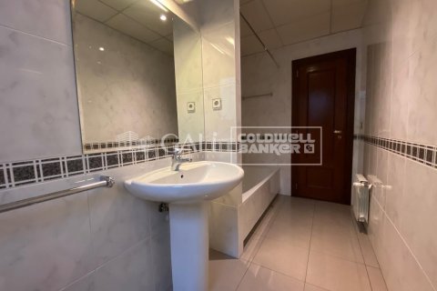 3 bedrooms apartment for rent in Principado De Andorra (Ninguna Poblacion Tiene C.P.), Lleida, Catalonia, Spain № 5270 - photo 17