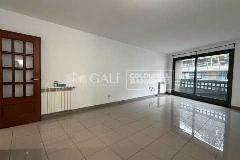3 bedrooms apartment for rent in Principado De Andorra (Ninguna Poblacion Tiene C.P.), Lleida, Catalonia, Spain № 5270 - photo 3