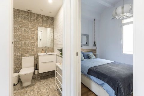 Apartamento de 2 dormitorios en venta en Barcelona, Cataluña, Spain № 3629 - foto 16